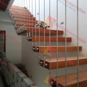 tang-do-thep-làm-luoi-an-toan-cau-thang