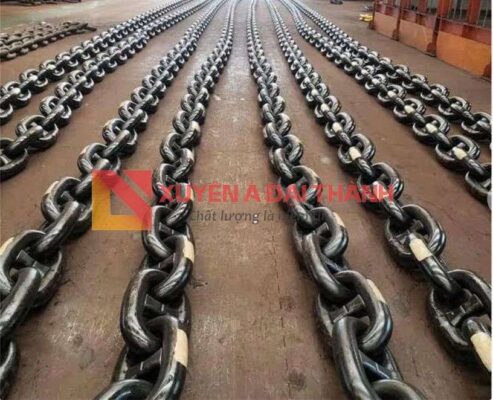 Xich-neo-tau-co-ngang-dung-cho-hang-hai