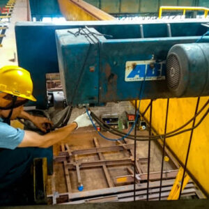 Thợ sửa chữa palang điện